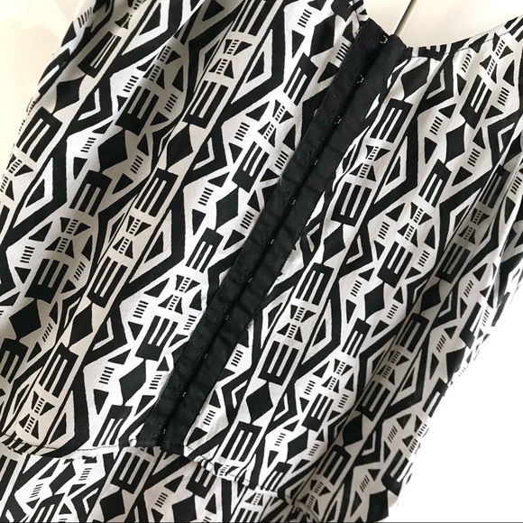 Urban Outfitters Silence + Noise Hook & Eye Tank - Picture 4 of 8